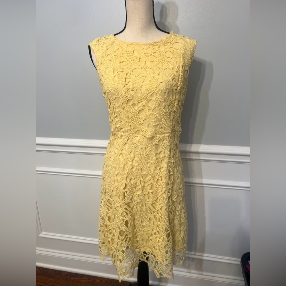 New York & Company Women's Yellow Lace Sleeveless Dress Size 8 Knee Length